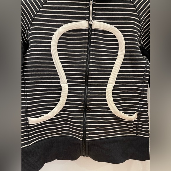 Lululemon Striped Floral Brisk Bloom Scuba Hoodie Size 6 - Picture 5 of 10